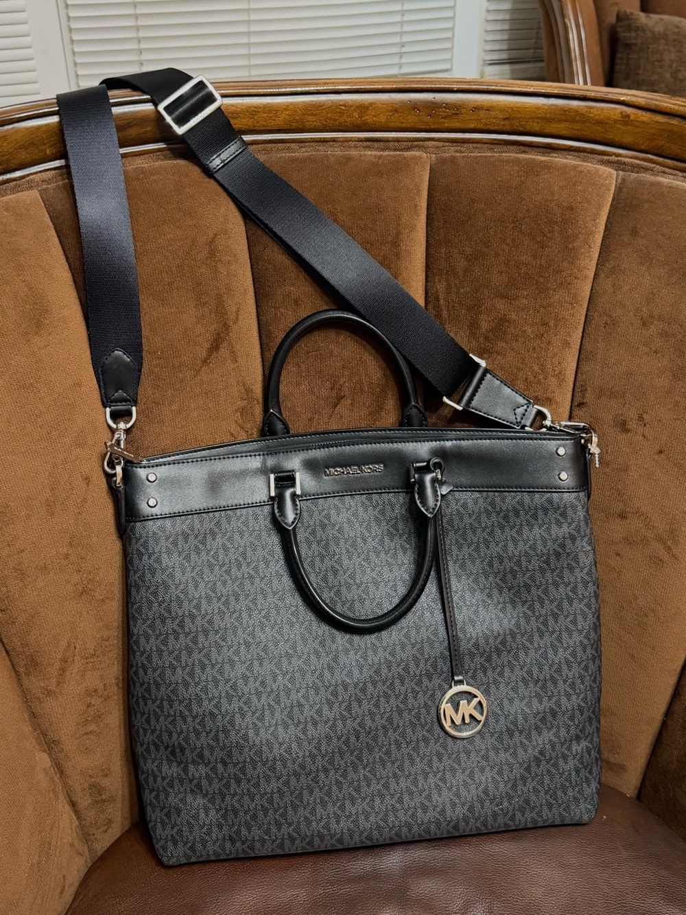Michael Kors Black/Gray Signature Monogram Travel Tote Bag